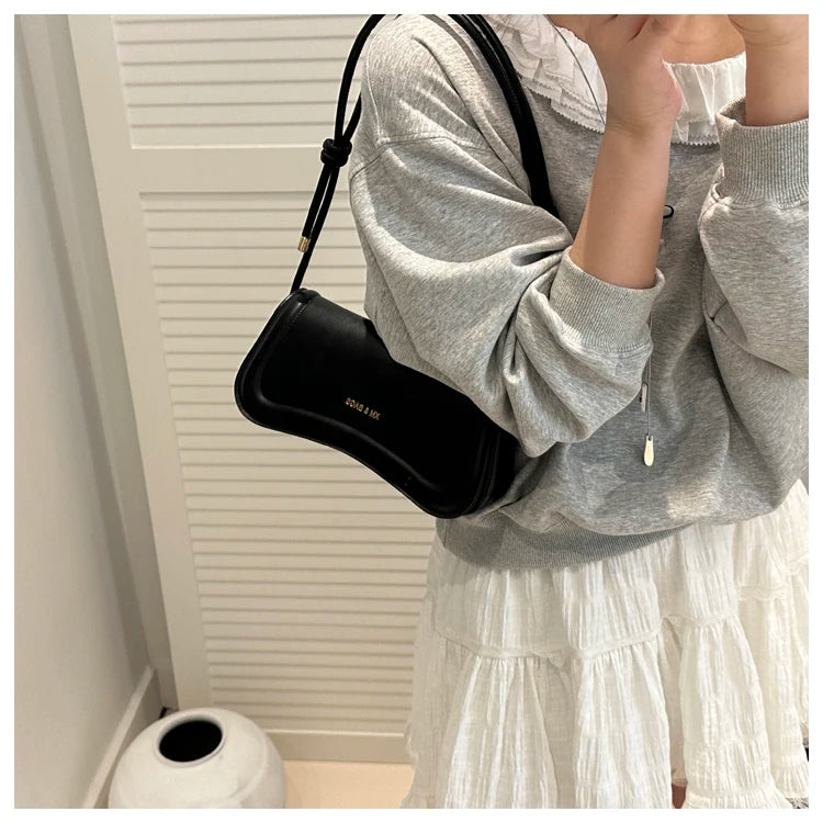 Bolsa Feminina Tiracolo Baguete Feminina Preta Minimalista com Alça de Nó Dupla