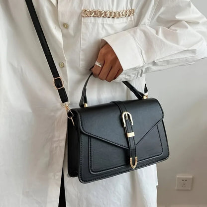 Bolsa Feminina Transversal Classic Buckle Black