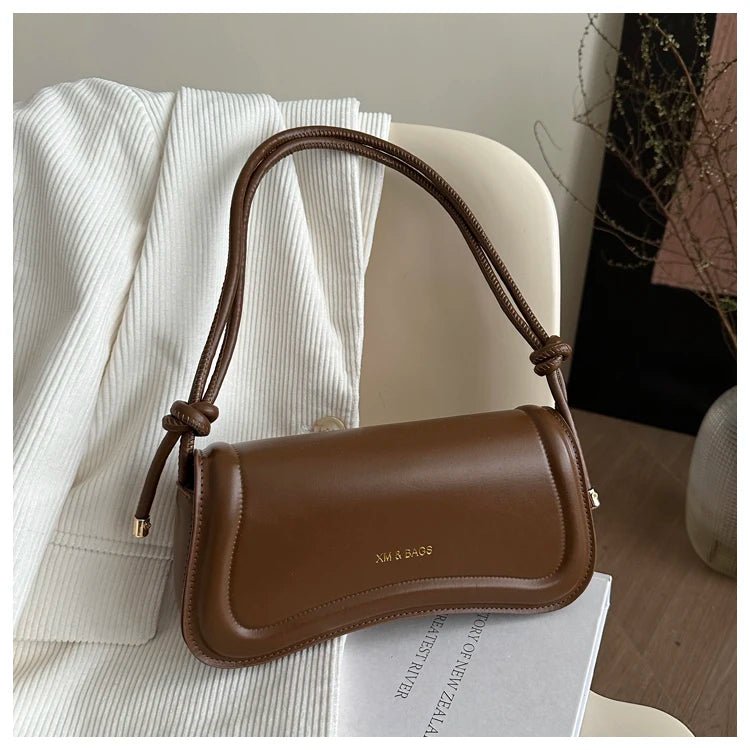 Bolsa Feminina Tiracolo Baguete Feminina Preta Minimalista com Alça de Nó Dupla