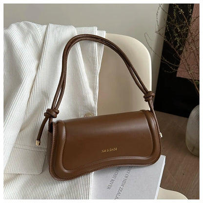 Bolsa Feminina Tiracolo Baguete Feminina Preta Minimalista com Alça de Nó Dupla