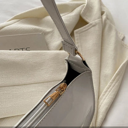 Bolsa Feminina Tiracolo Baguete Feminina de Ombro em Verniz