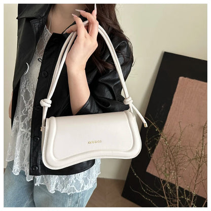 Bolsa Feminina Tiracolo Baguete Feminina Preta Minimalista com Alça de Nó Dupla