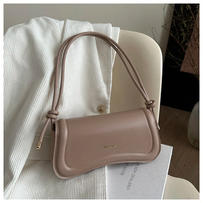 Bolsa Feminina Tiracolo Baguete Feminina Preta Minimalista com Alça de Nó Dupla