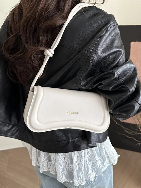 Bolsa Feminina Tiracolo Baguete Feminina Preta Minimalista com Alça de Nó Dupla