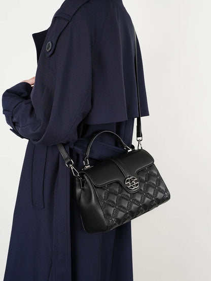 Bolsa Feminina Transversal Mocca Deluxe – Estruturada em Matelassê