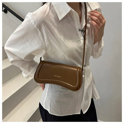 Bolsa Feminina Tiracolo Baguete Feminina Preta Minimalista com Alça de Nó Dupla