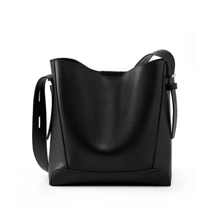 Bolsa Feminina de Couro Modelo Mocca Plus - Loja Glamurize LTDA