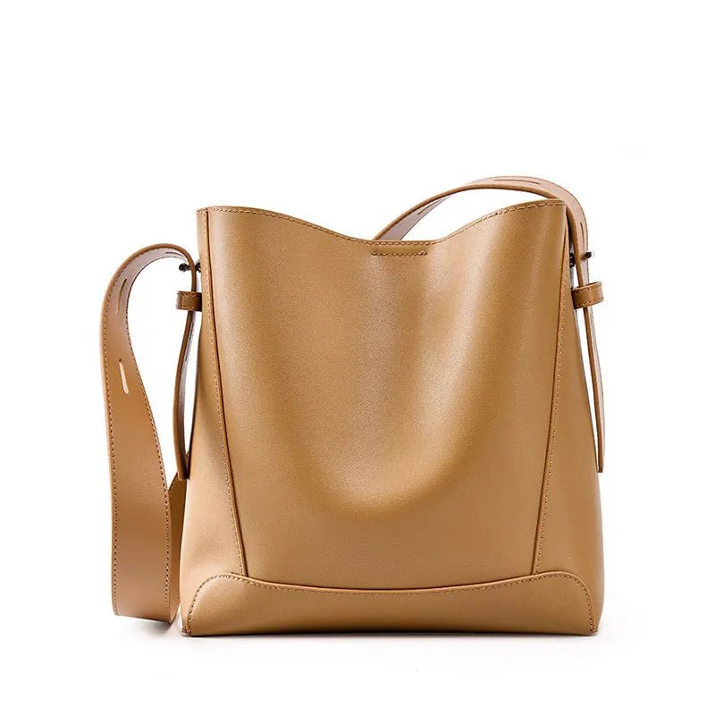 Bolsa Feminina de Couro Modelo Mocca Plus - Loja Glamurize LTDA